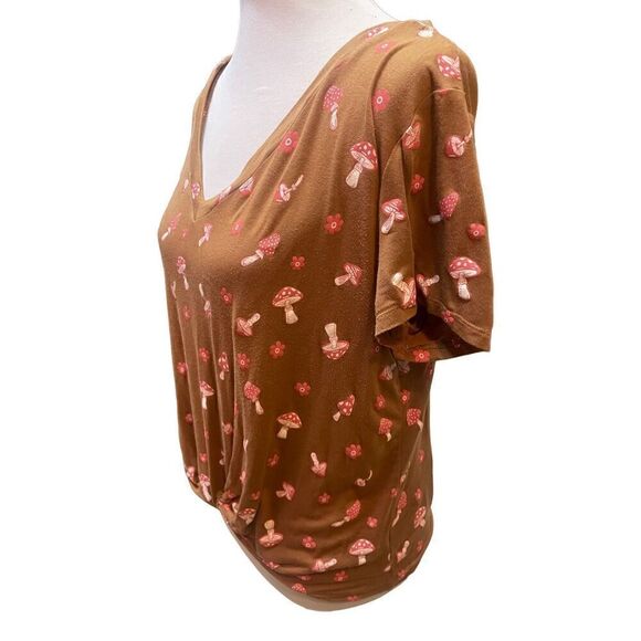 No Boundaries Brown with Red Mushroom design V-Neck  Short Sleeve Size Large 11- - Picture 5 of 9